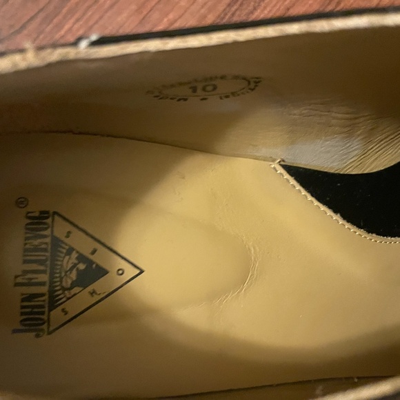 Elegant Black, Patent Leather Fluevog Heels - Picture 9 of 16